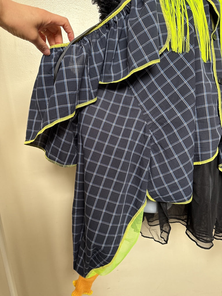 503236 肩リボンフリンジフリル2wayシャツ (紺地に白チェック) Tussles attached plaid tops