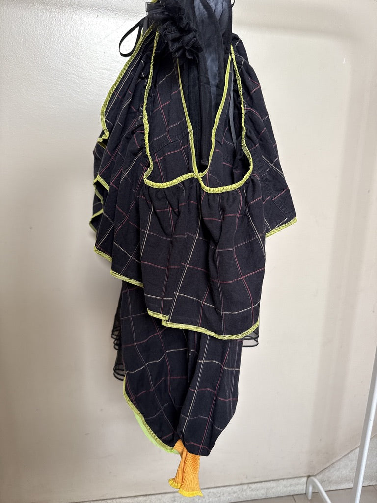 503240 肩リボンフリンジフリル2wayシャツ (黒地に赤チェック) Tussles attached plaid tops