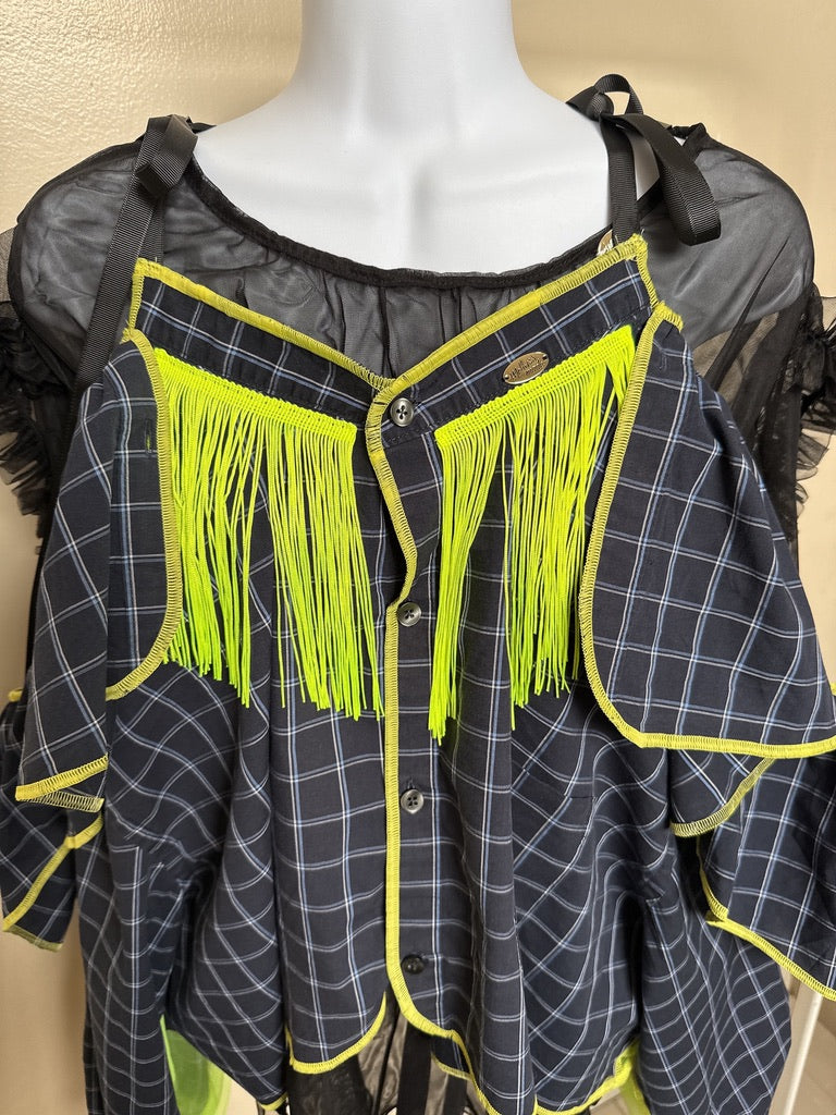 503236 肩リボンフリンジフリル2wayシャツ (紺地に白チェック) Tussles attached plaid tops