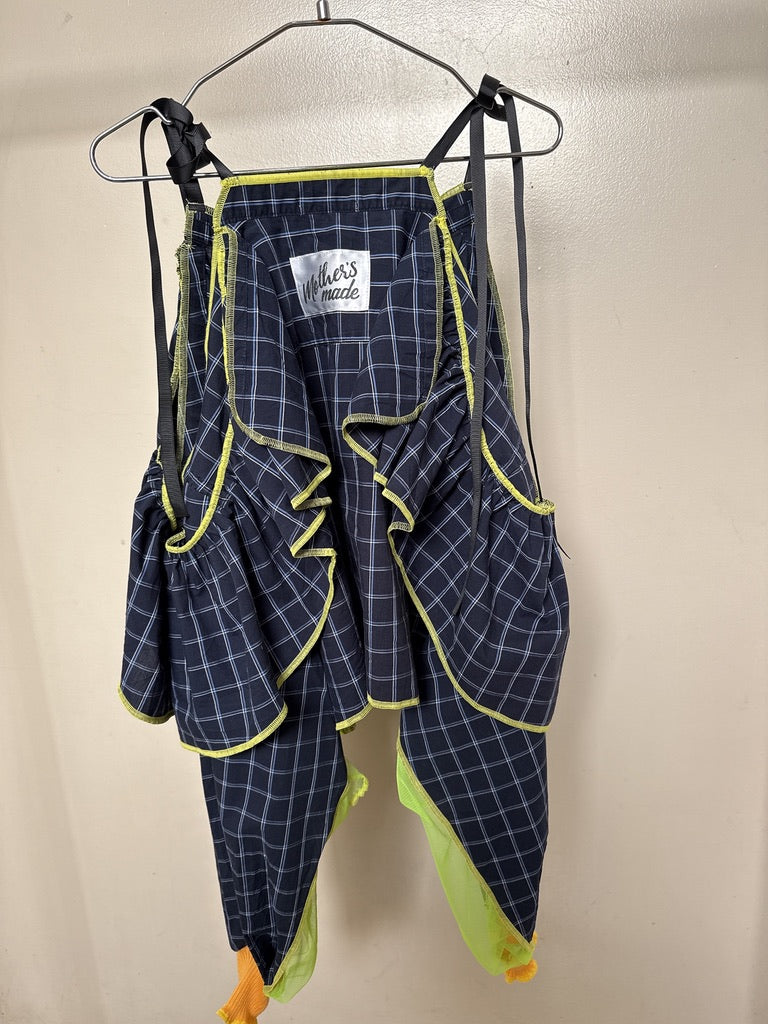 503236 肩リボンフリンジフリル2wayシャツ (紺地に白チェック) Tussles attached plaid tops
