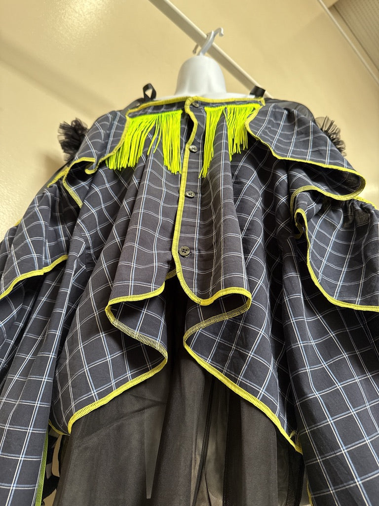 503236 肩リボンフリンジフリル2wayシャツ (紺地に白チェック) Tussles attached plaid tops