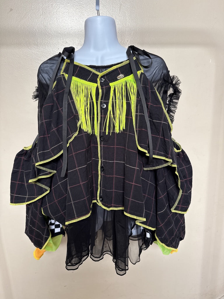 503240 肩リボンフリンジフリル2wayシャツ (黒地に赤チェック) Tussles attached plaid tops