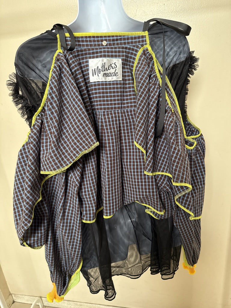 503237 肩リボンフリンジフリル2wayシャツ (茶色に青チェック) Tussles attached plaid tops