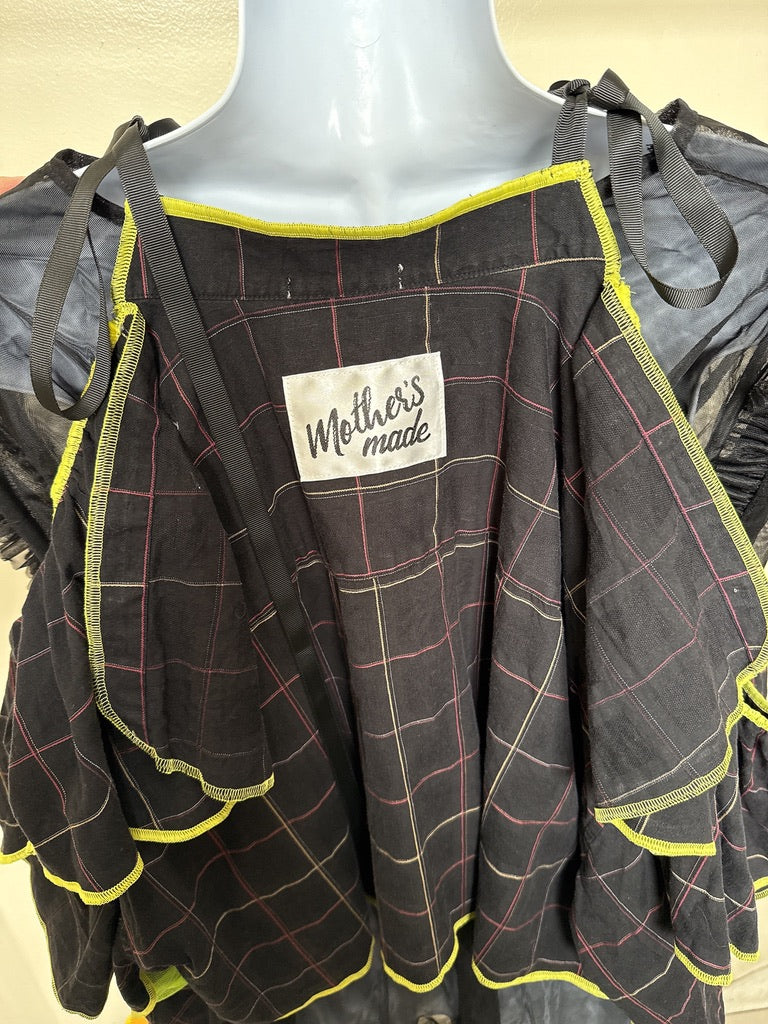 503240 肩リボンフリンジフリル2wayシャツ (黒地に赤チェック) Tussles attached plaid tops