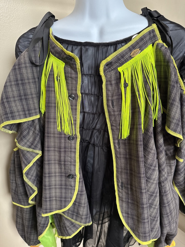 503239　肩リボンフリンジフリル2wayシャツ　（茶色に黒チェック）　　Tussles attached plaid tops