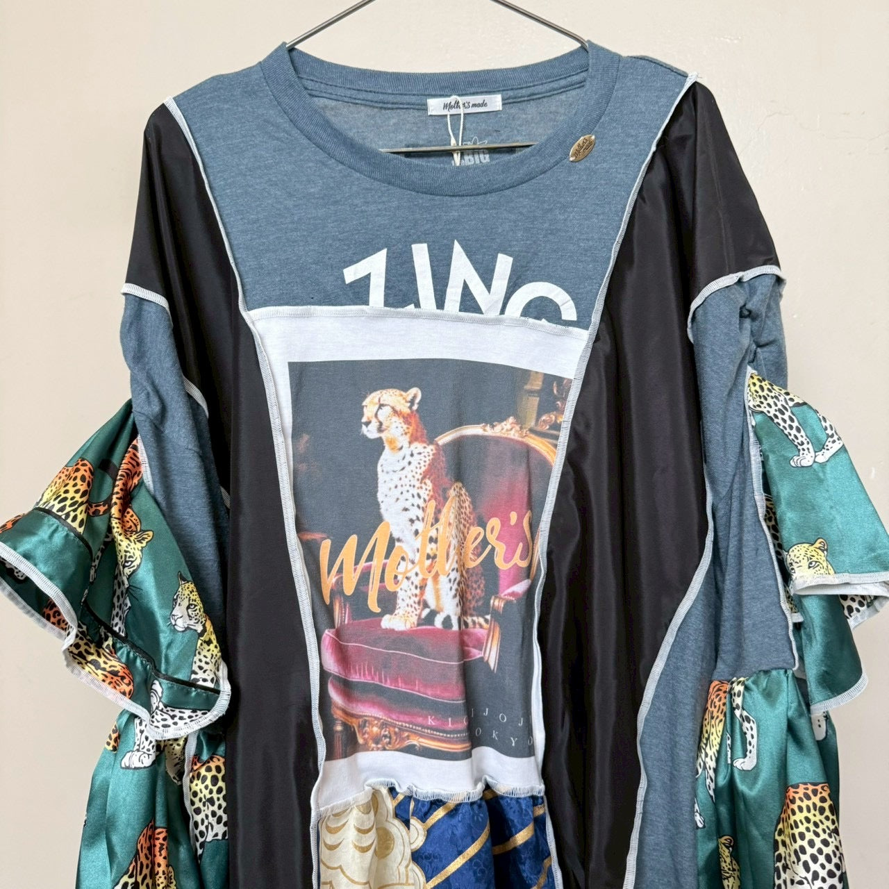 チータープリントのバルーンスリーブトップス