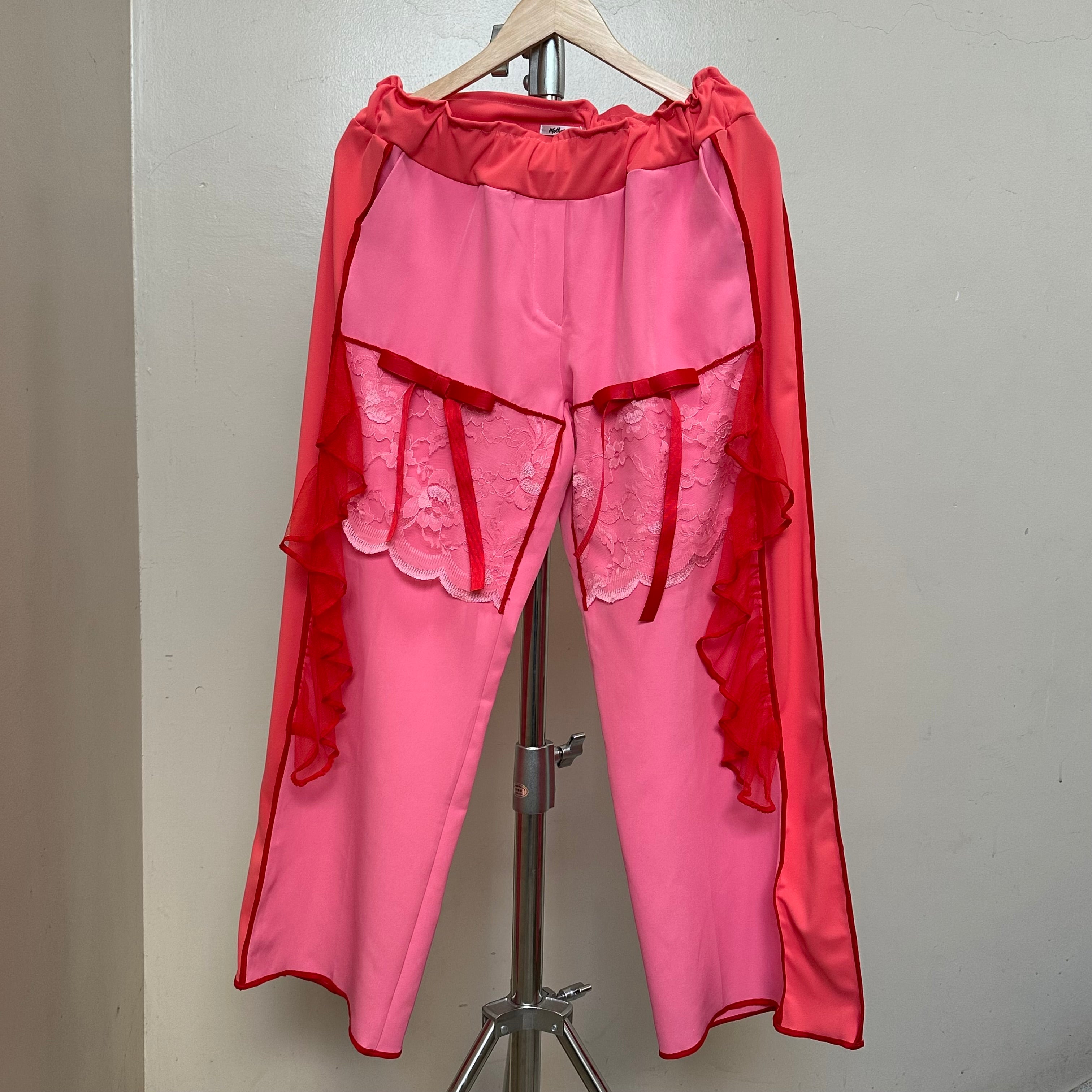 フリル×リボンのピンクパンツ