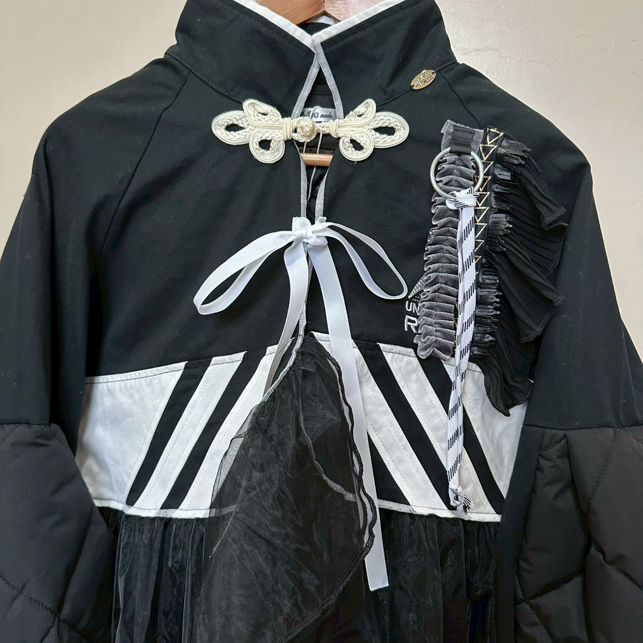 チャイナボタンチュール付きボレロジャケット 2点セット (黒)