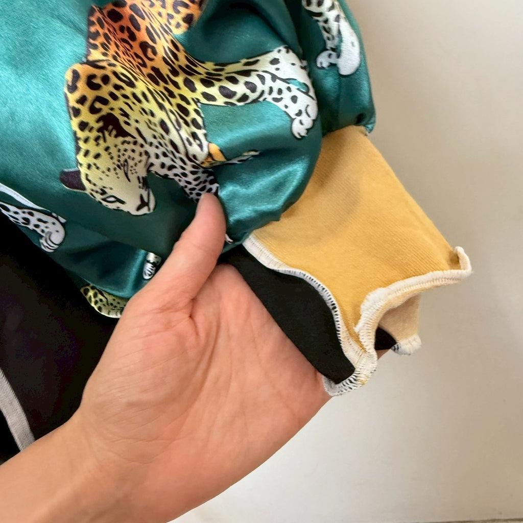 チータープリントのバルーンスリーブトップス