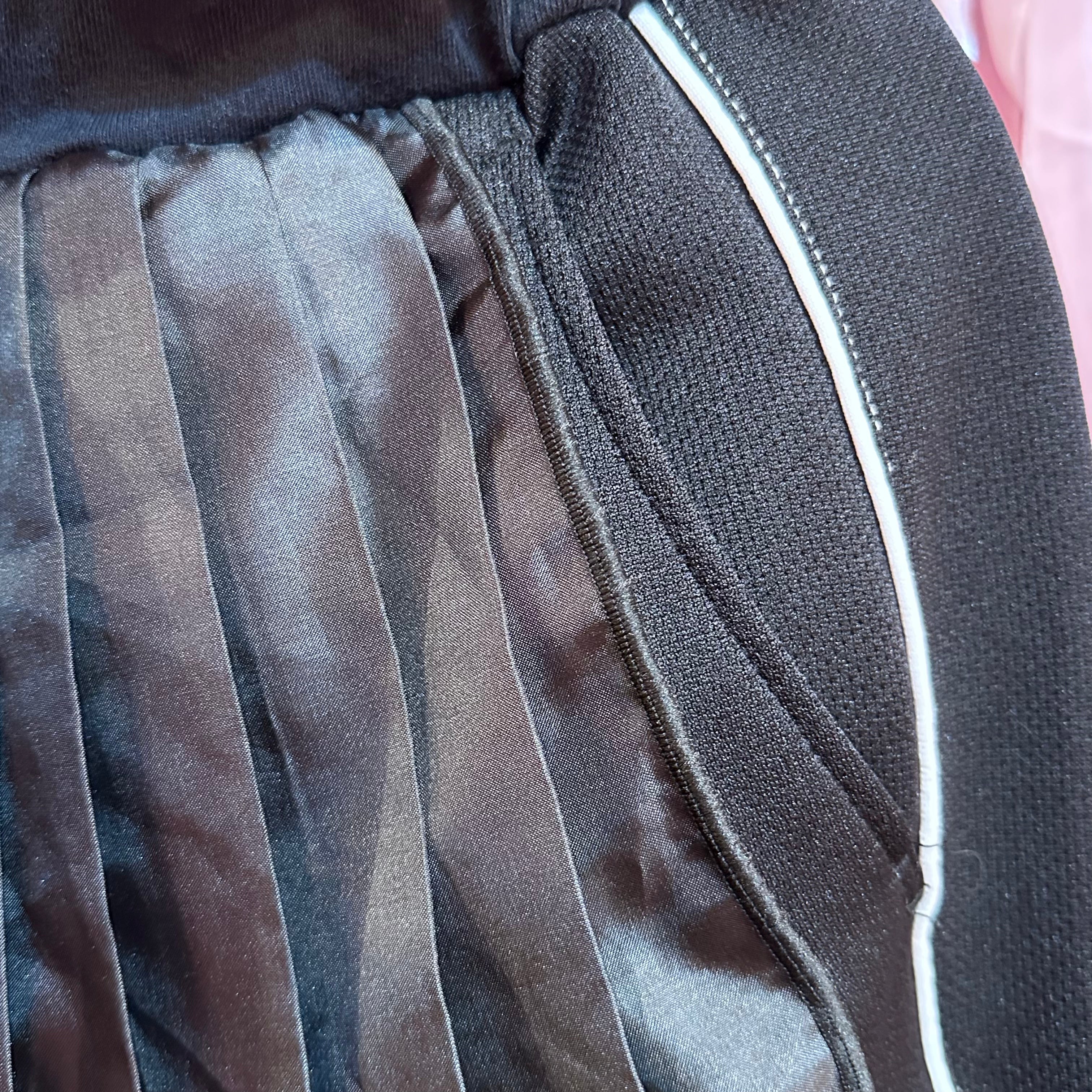 黒花柄ロングスカート