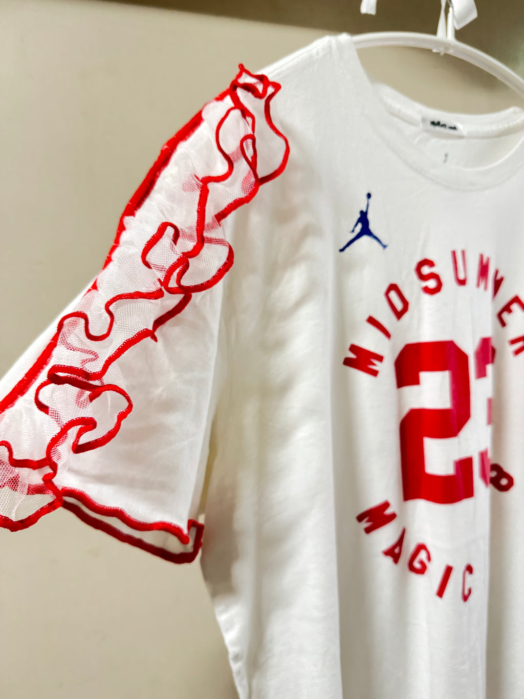 肩フリル付き半袖Tシャツ　