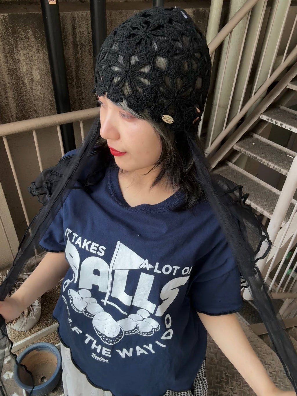 肩フリル付き半袖Tシャツ