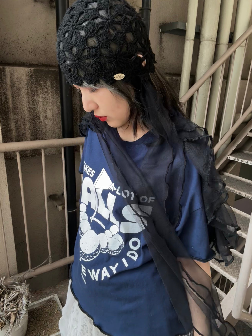 肩フリル付き半袖Tシャツ
