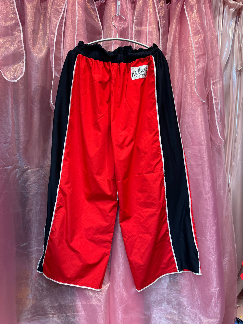 インスタライブ紹介商品・608501バラジャカード切替トラックパンツ(アカ)