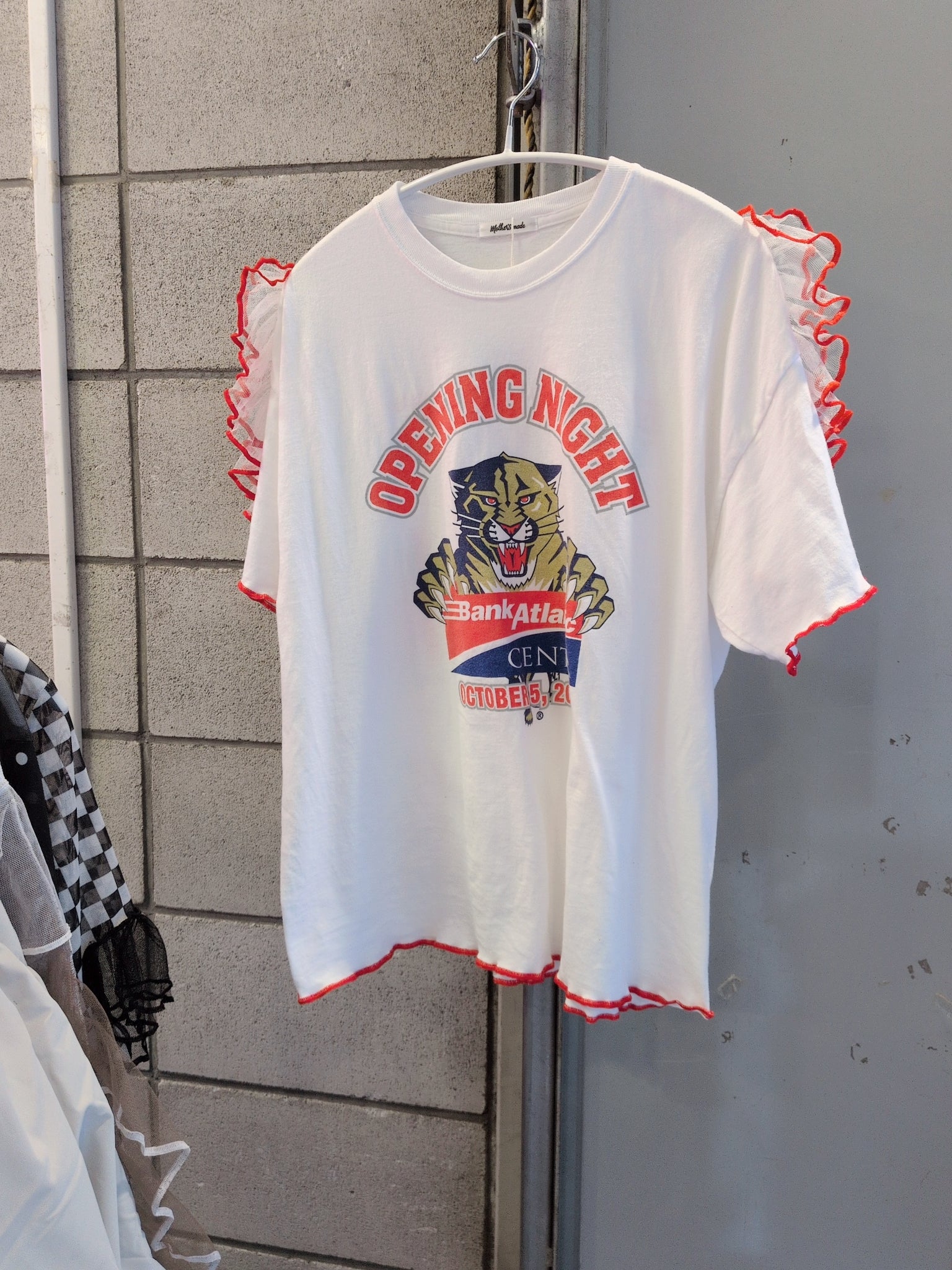 フリル肩タイガー半袖Tシャツ