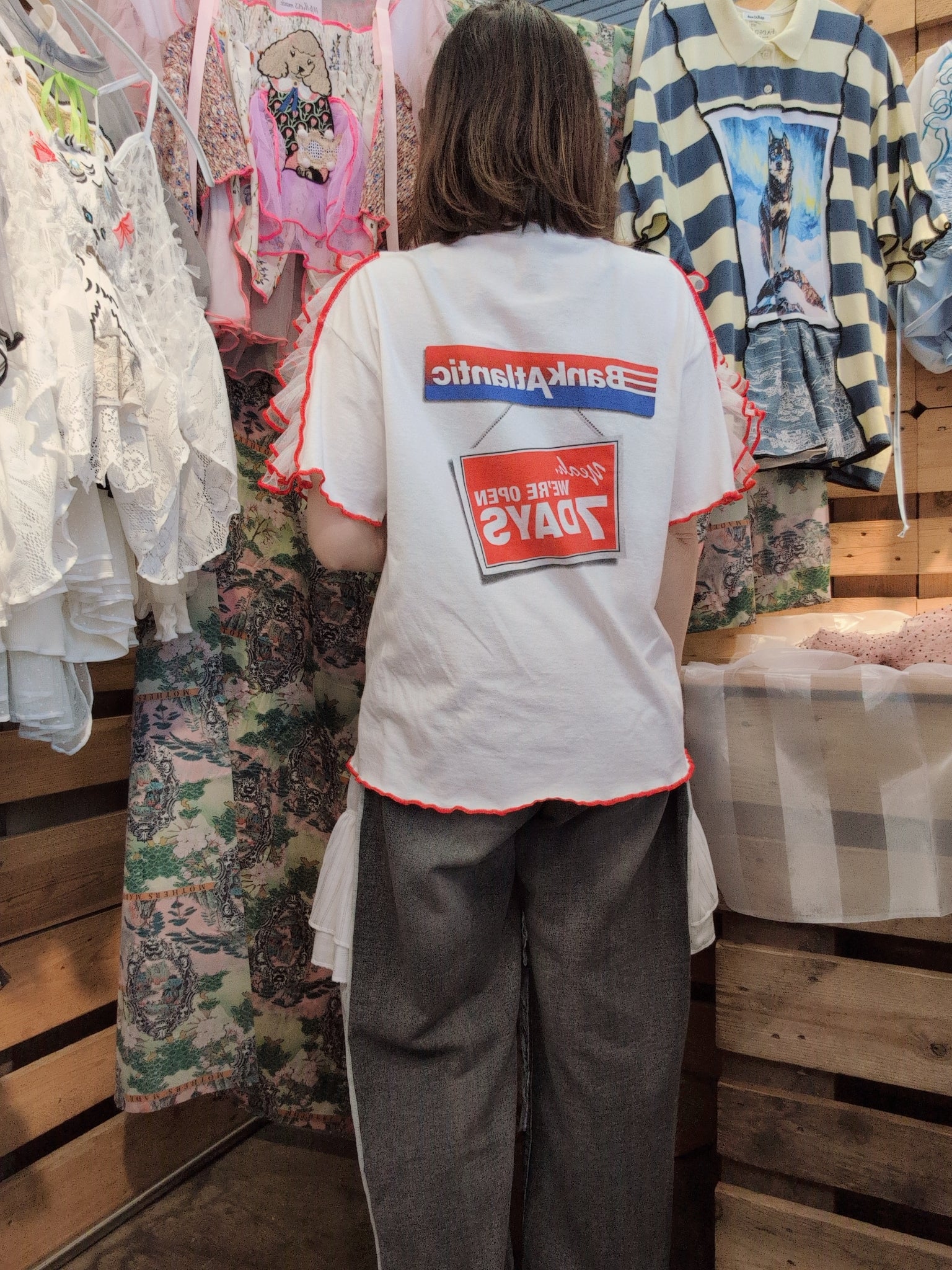 フリル肩タイガー半袖Tシャツ
