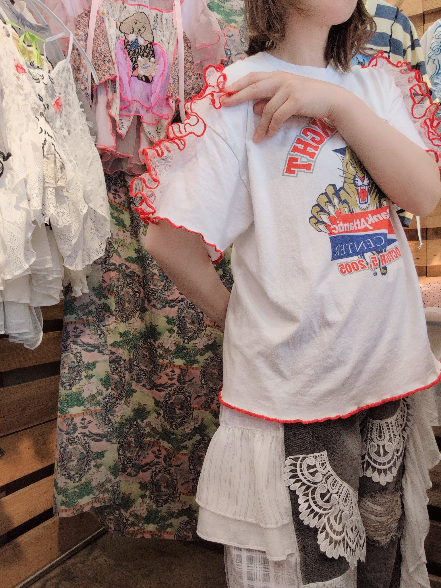 フリル肩タイガー半袖Tシャツ
